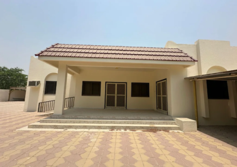 Spacious Villa for Sale in Al Yash Area, Wasit Suburb – Sharjah - 1/4