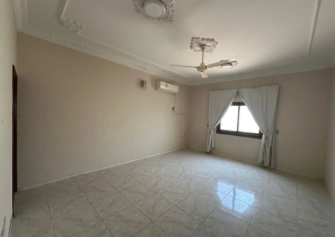 Spacious Villa for Sale in Al Yash Area, Wasit Suburb – Sharjah - 2/4