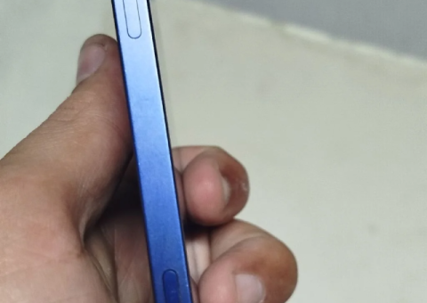 iPhone 12 (Regular) – Excellent Condition - 3/3