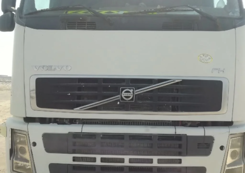 تريلا قلاب فولفو 2007 مع صندوق ثري إكس 2017 – بحالة جيدة - 2/2