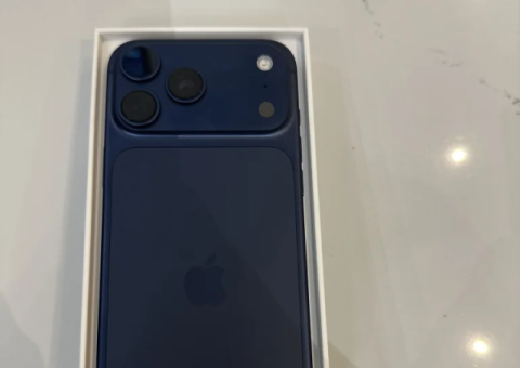 Brand New iPhone 17 Pro Max - 2/4