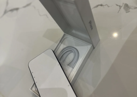 Brand New iPhone 17 Pro Max - 3/4