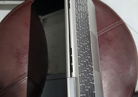 Lenovo Yoga X360 – Core i5 8th Gen, Touchscreen - 1/3