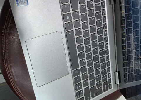 Lenovo Yoga X360 – Core i5 8th Gen, Touchscreen - 2/3