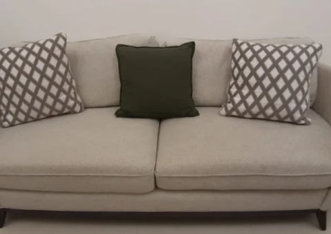 Elegant 3-Piece Sofa Set for Immediate Sale - 2/3