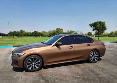 2020 BMW 320i GCC Spec - 93,000 km - 1/3