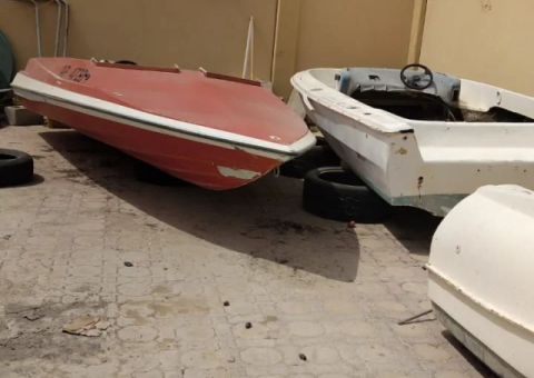 للبيع قارب 18 قدم – بدون مكينة