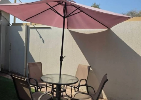 Outdoor Dining Table with Umbrella – 4-Seater