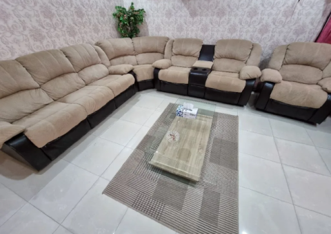 Seven-Seater Majlis with Leg Rest – Good Condition