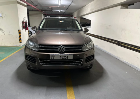 2015 Volkswagen Touareg Gulf Spec - 1/5