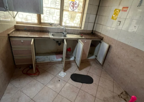 1-Bedroom Apartment with Living Room – Families Only - 4/5