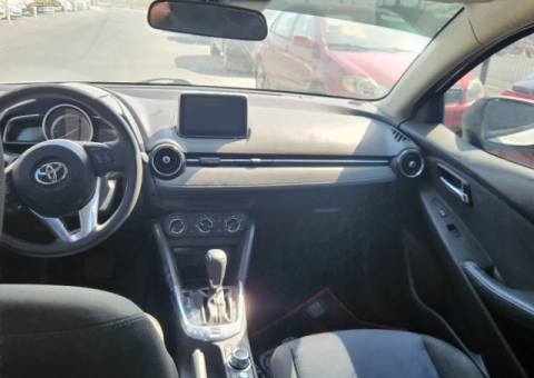 2017 Toyota Yaris for Sale in Ajman - 2/5