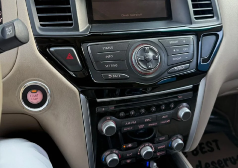 2015 Nissan Pathfinder – White – Excellent Condition - 4/4