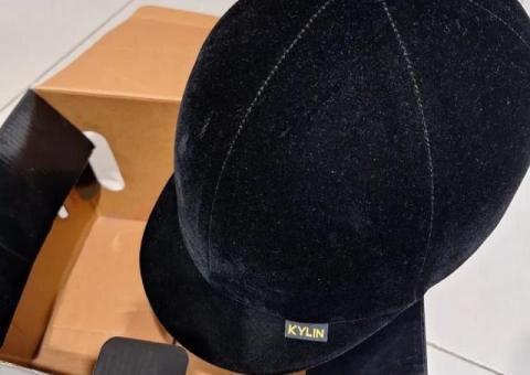 Excellent condition Riding Helmet Size 54. - 1/3